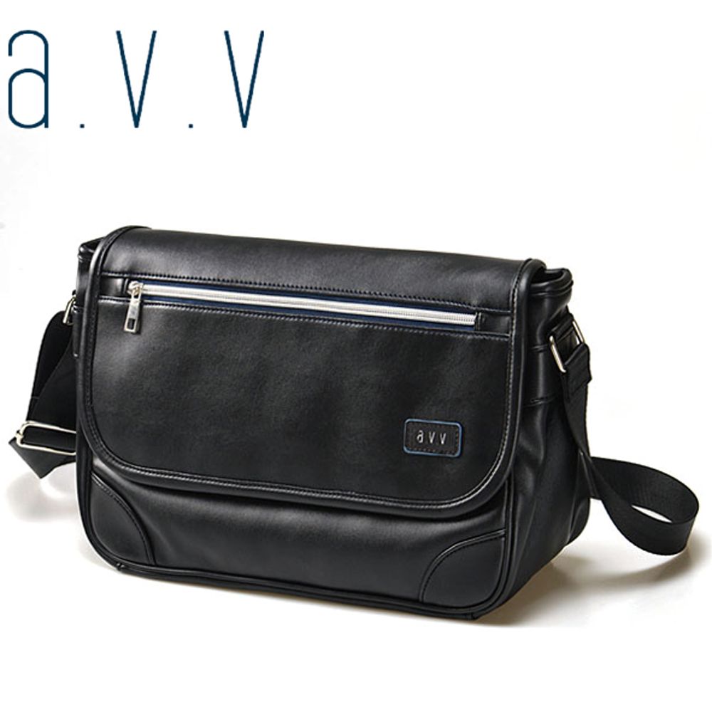 メッセンジャーバッグ(アー・ヴェ・ヴェ)